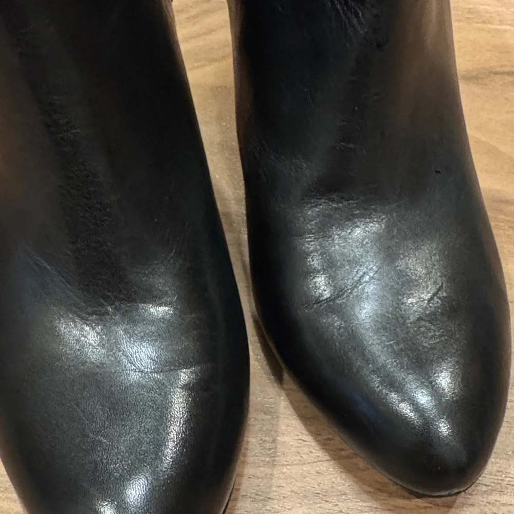 Adrienne Vittadini Black Leather Toulah Ankle Booties Heel Size 6.5
